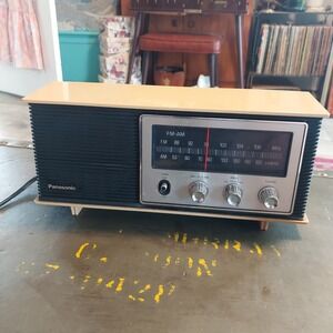 Vintage Panasonic RE-6283 AM FM Table Radio Tan Black MCM Retro 1970s WORKS